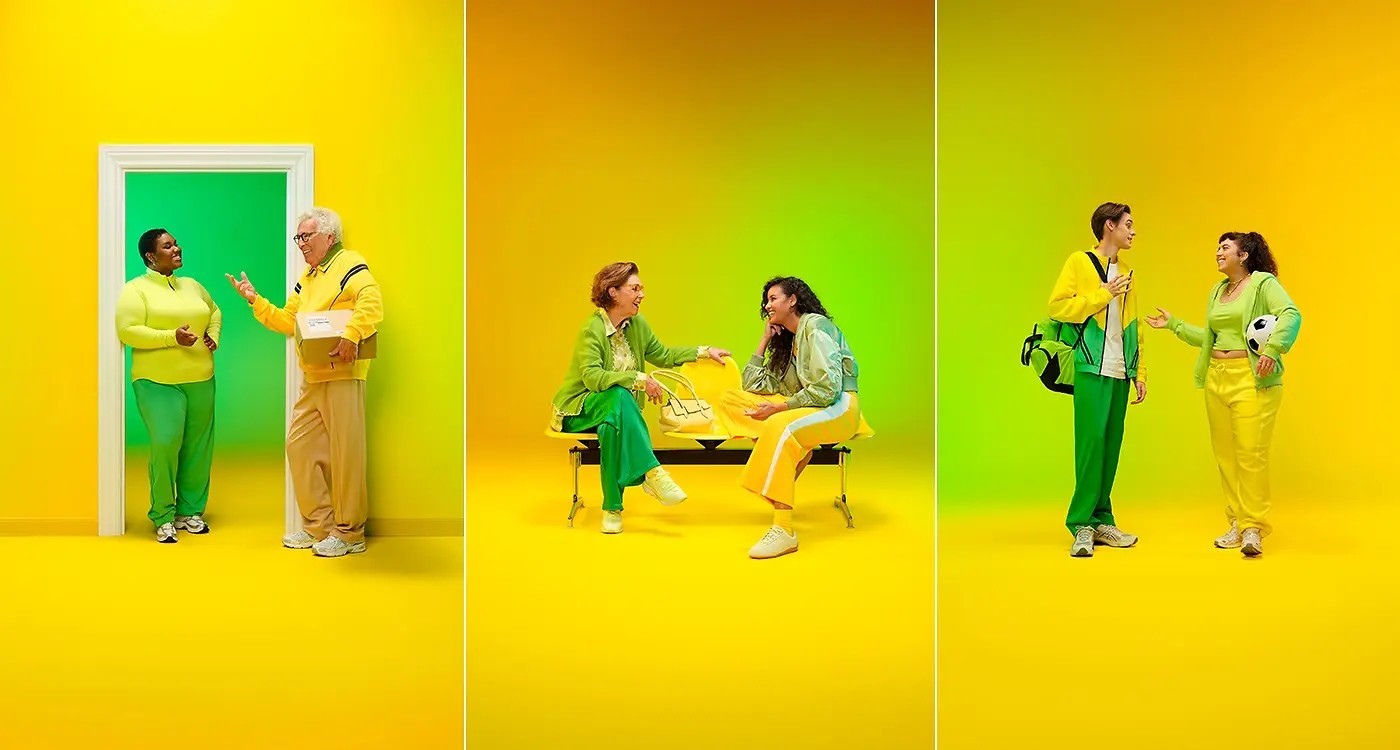 Lachende Menschen im Gespräch 