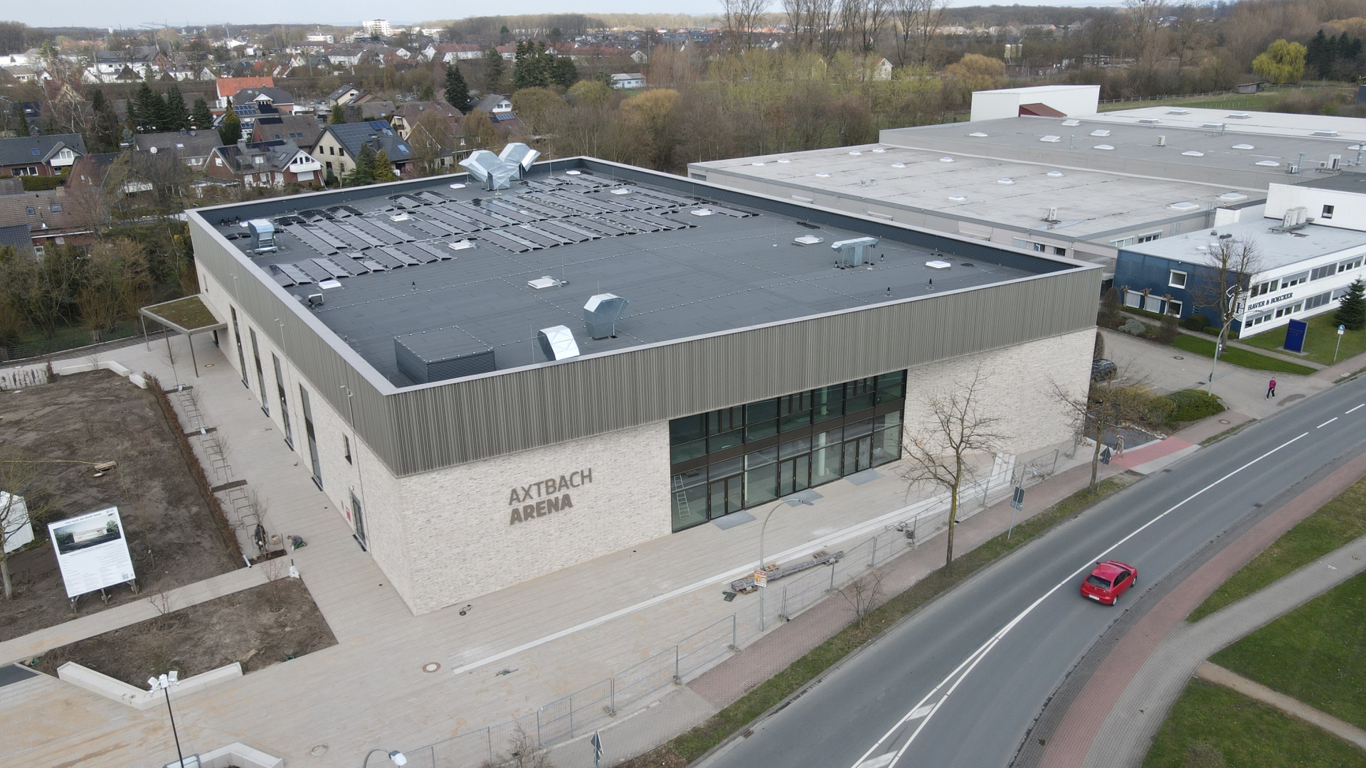 Luftbildaufnahme der neuen Axtbach-Arena