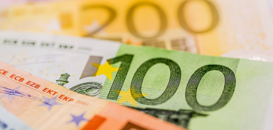 Viele verschiedene Euro-Geldscheine