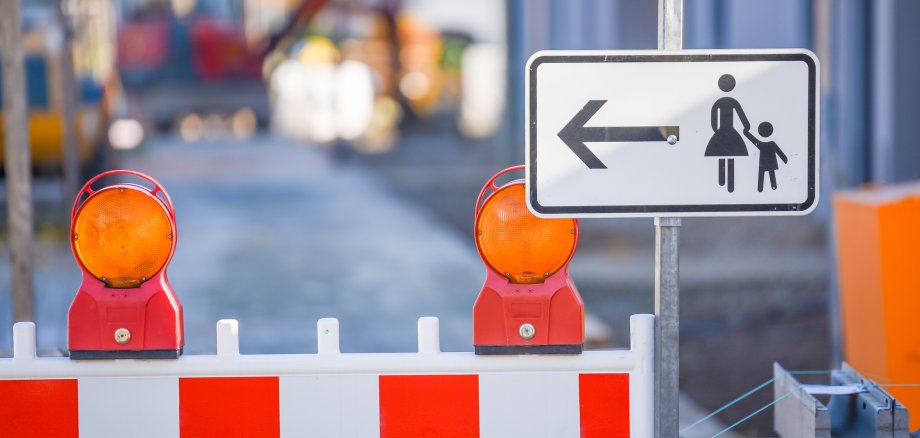 Baustelle, Straßensperrung Baustelle, Straßensperrung