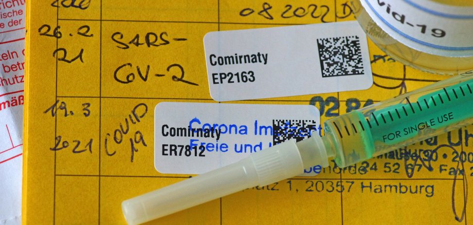 Impfpass mit Covid-19 Impfeintrag