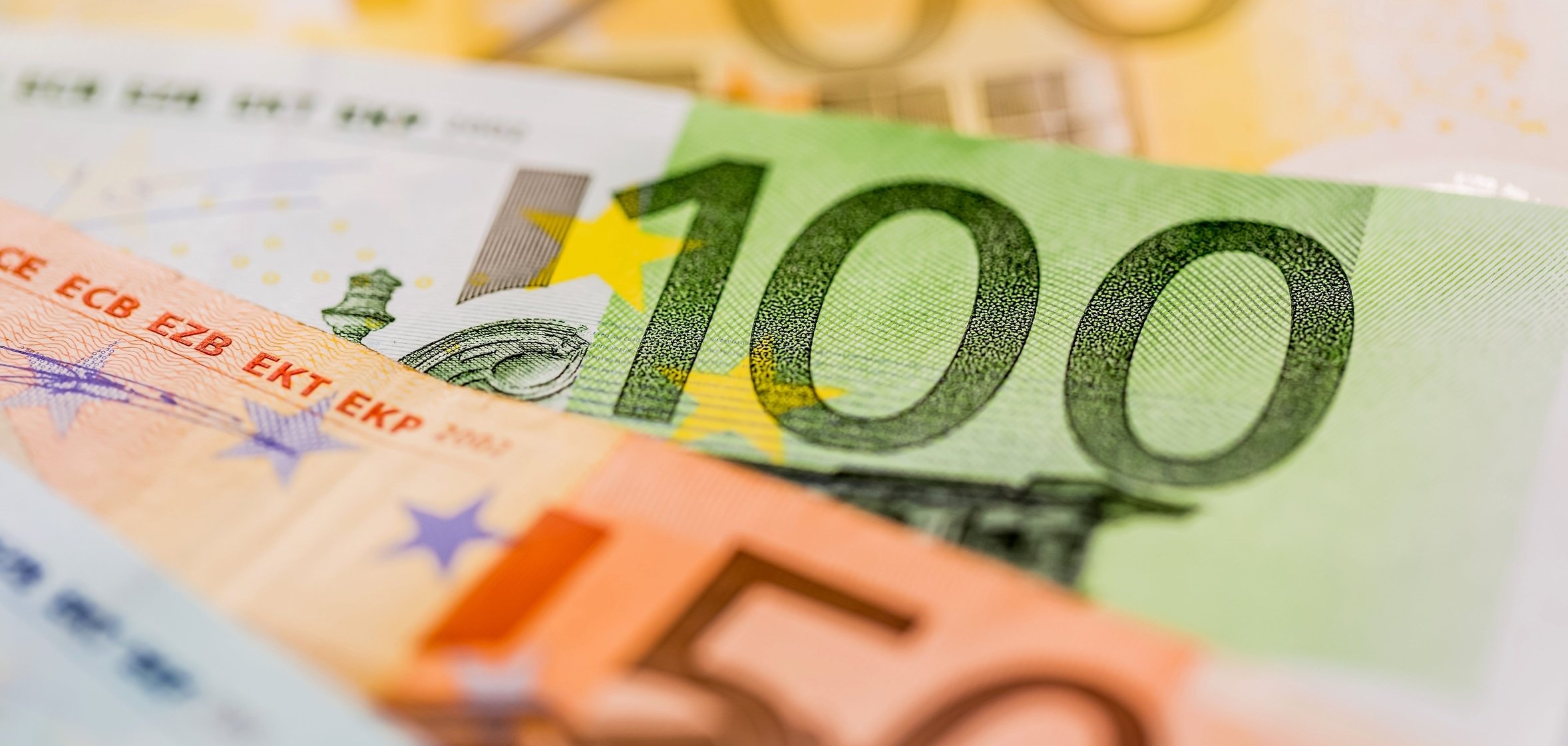 Viele verschiedene Euro-Geldscheine