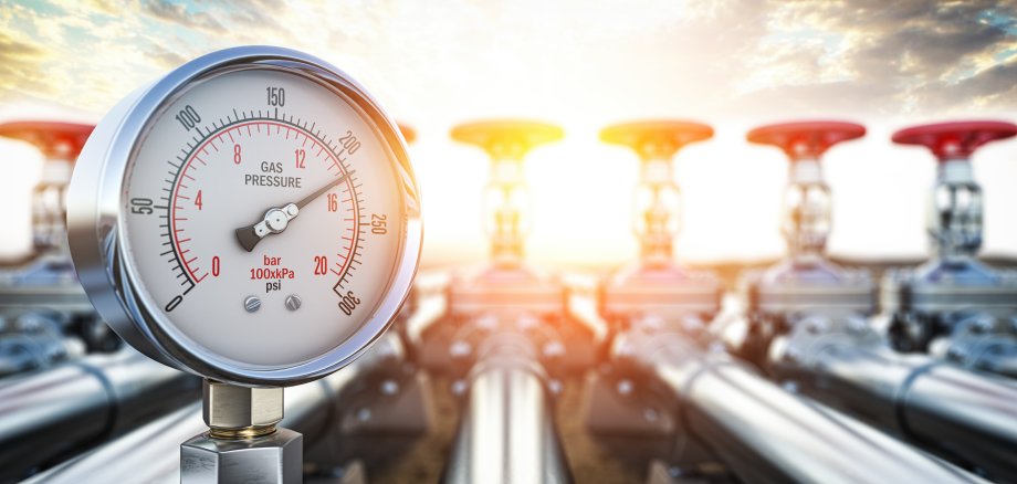 Gas pression gauge meters on gas pipeline. Gas extraction, produ